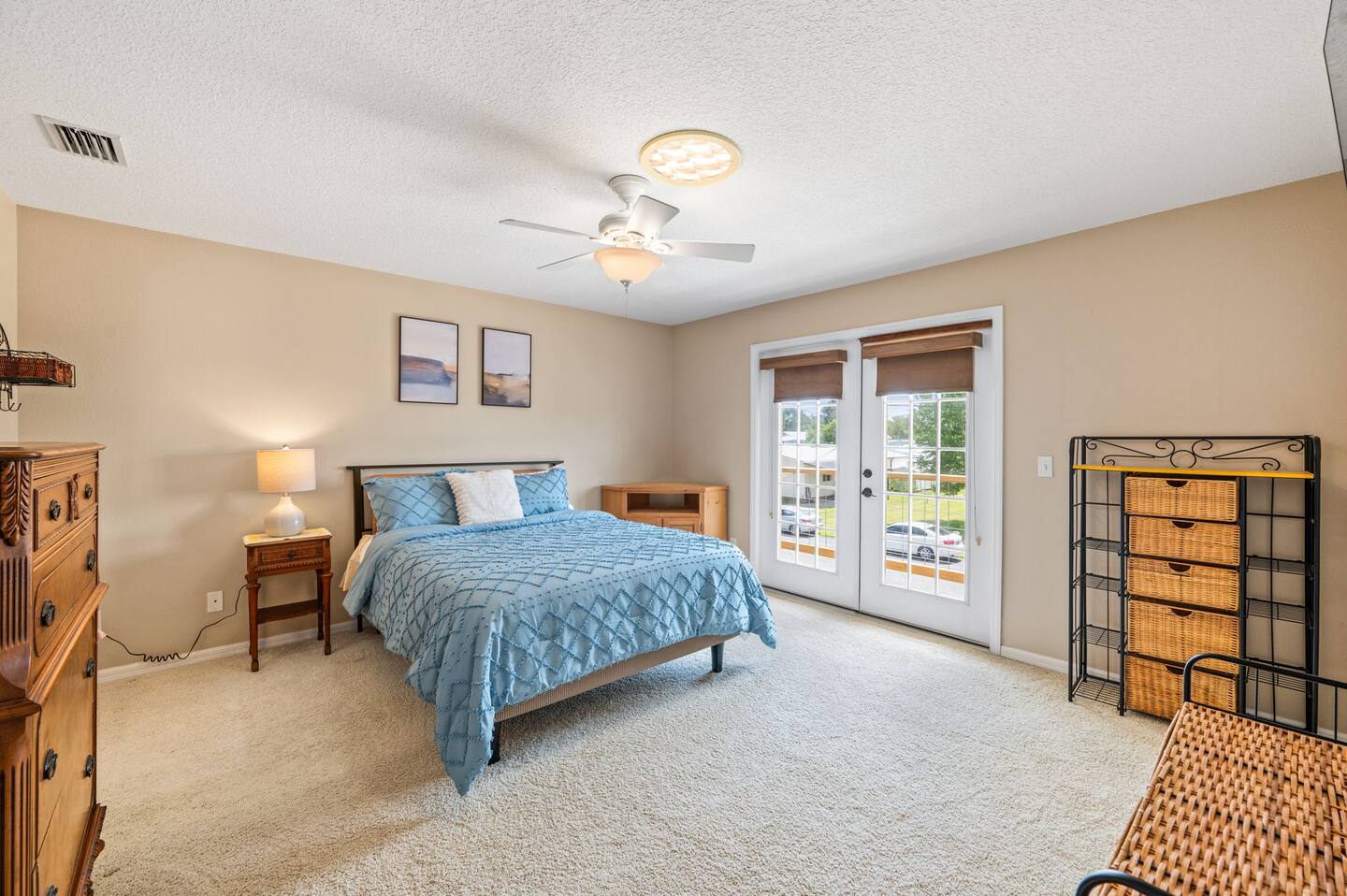 Main bedroom with queen bed