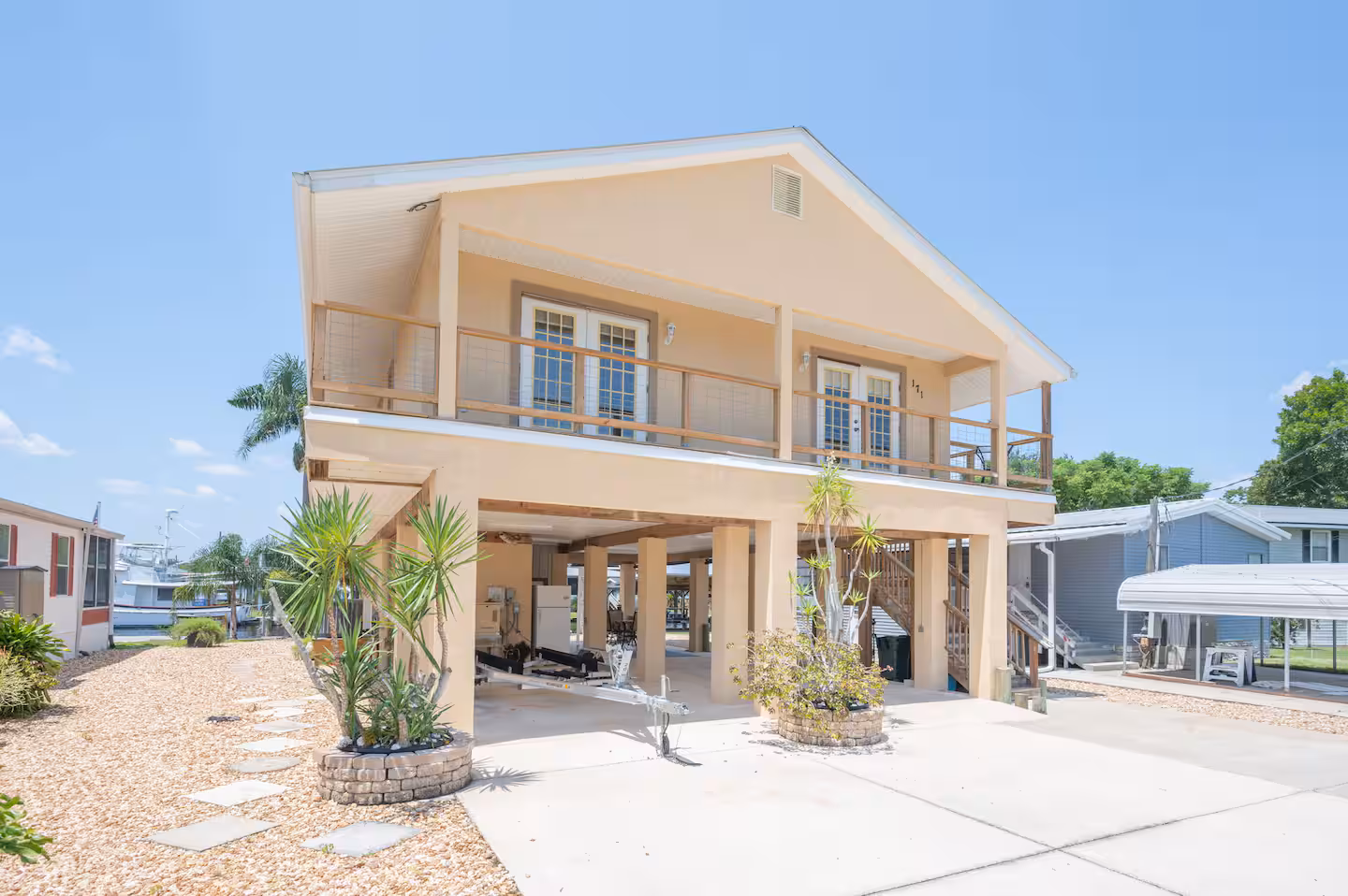 Exterior view of Moonlite Hideaway from the river deck